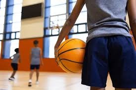 滑向米兰 来源：世界滑联官方推特